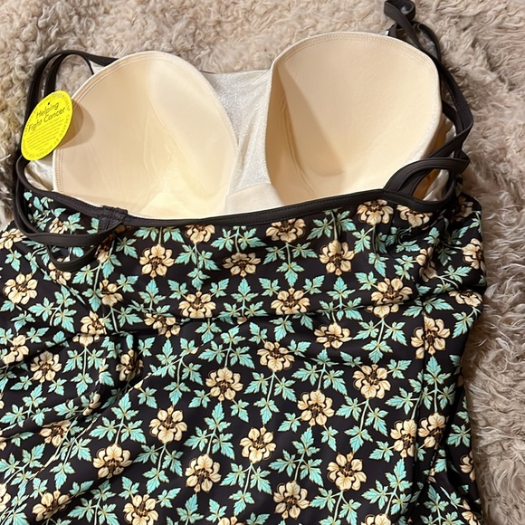 IT FIGURES! VINTAGE WOMEN’S CHOCOLATE FLORAL SWIM DRESS/SWIMSUIT (SZ. 22). - Picture 6 of 7